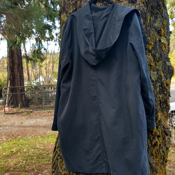 RVCA Light Jacket - Picture 2 of 5